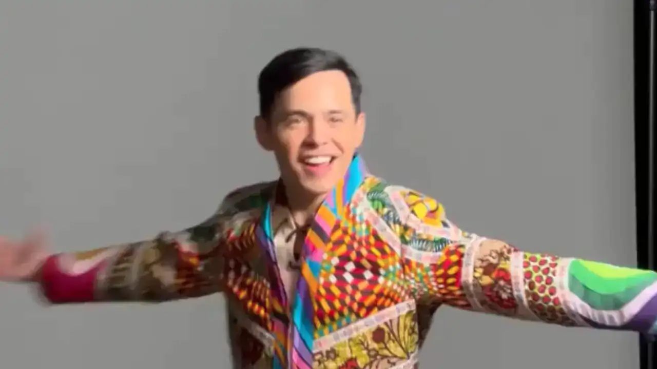 David Archuleta is twirling! (video)